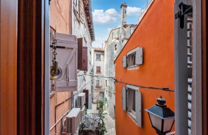 Apartment City Walls In Old Town Of Rovinj Exterior photo